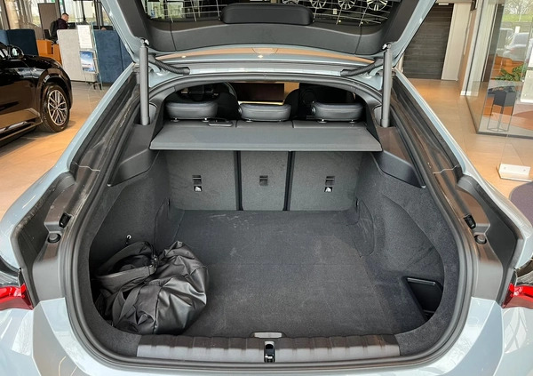 BMW i4 cena 302900 przebieg: 10, rok produkcji 2023 z Choroszcz małe 301